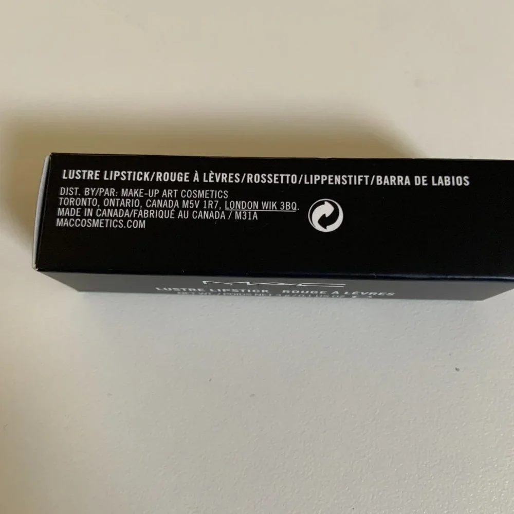 MAC Cosmetics Lustre Lipstick in GIDDY Medium Pink with Pearl Finish Full Size - Picture 8 of 10